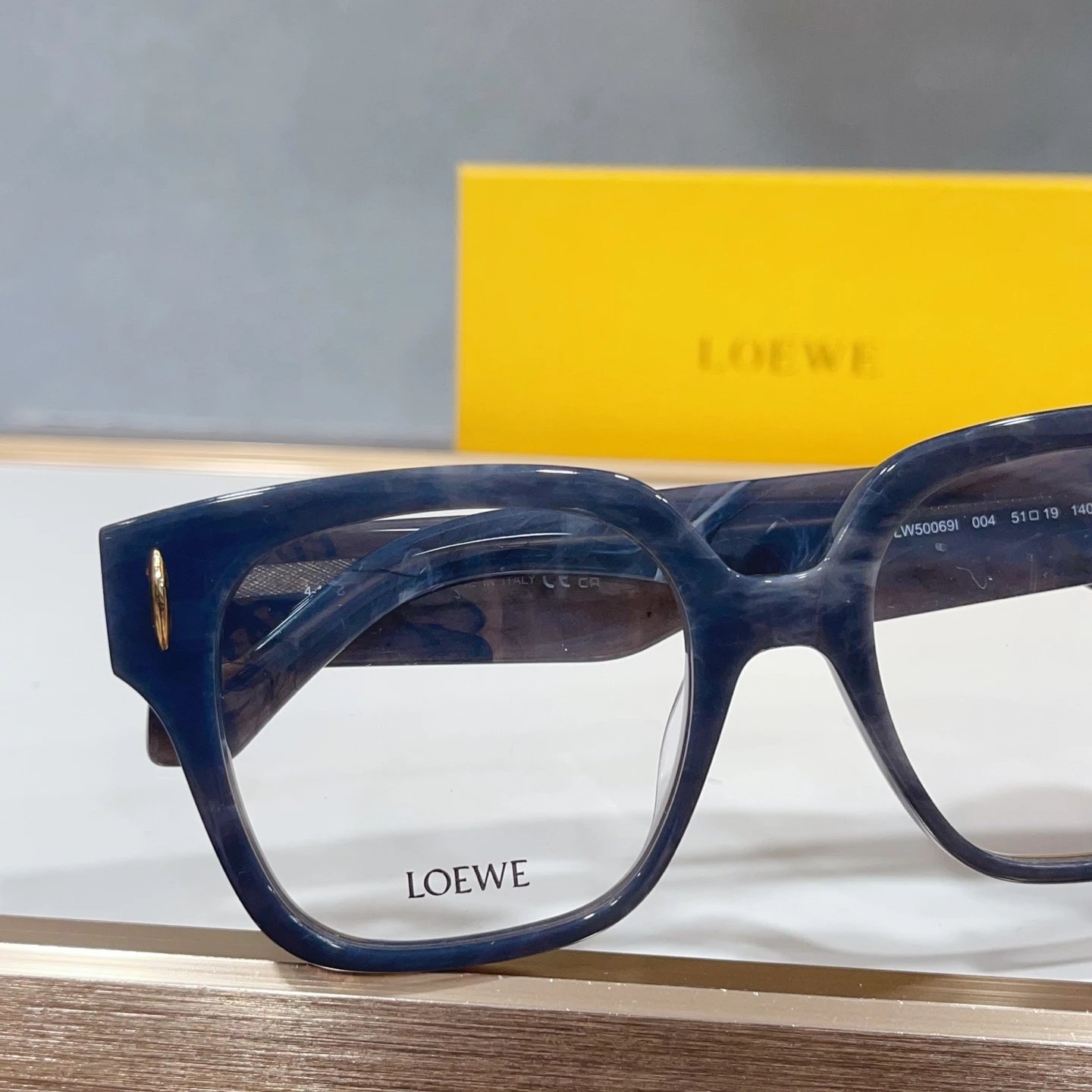Loewe LW50069I Sunglasses 51-19-140 Ver.A — photo 8