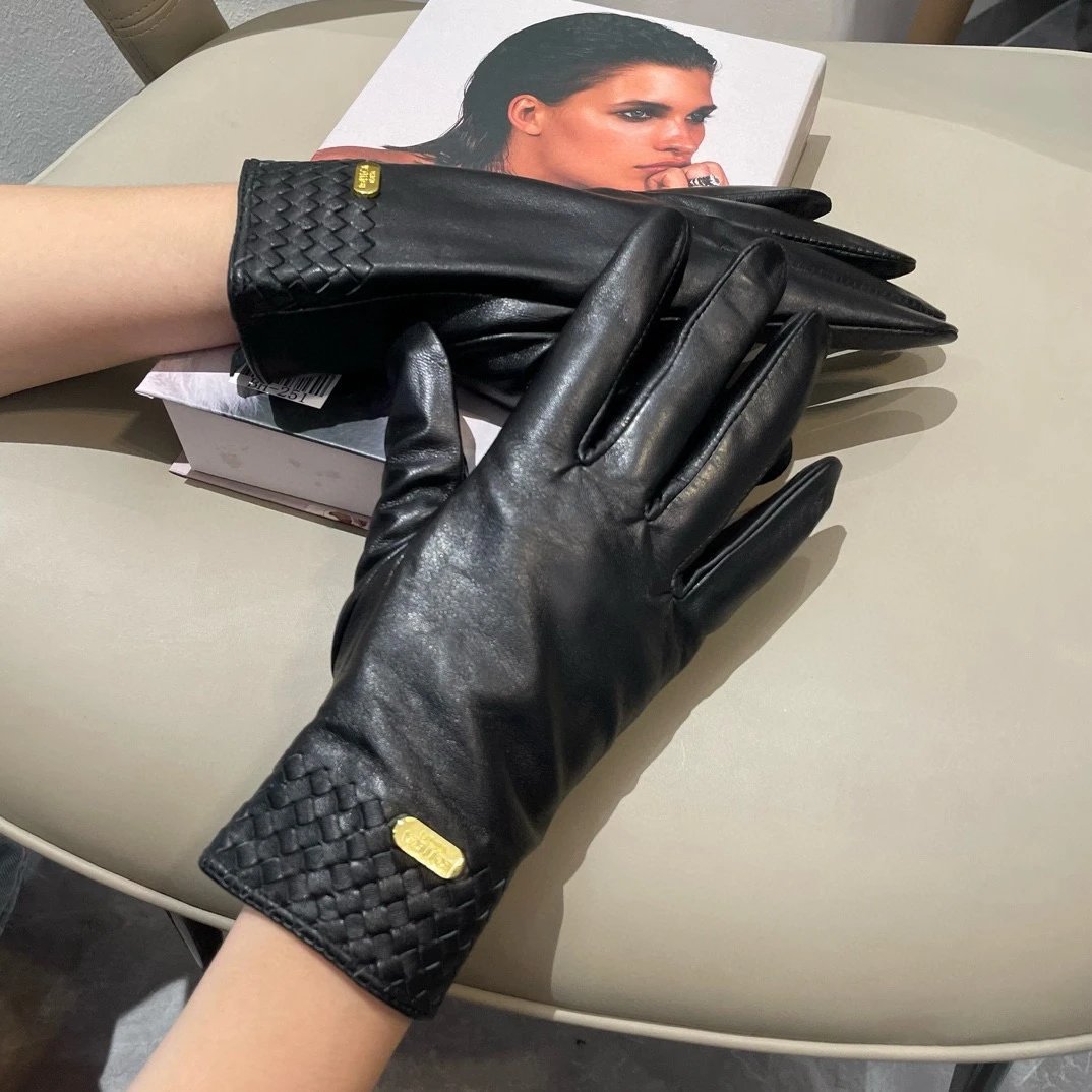 Bottega Veneta Lambskin Cashmere Gloves Ver.A — Photo 4
