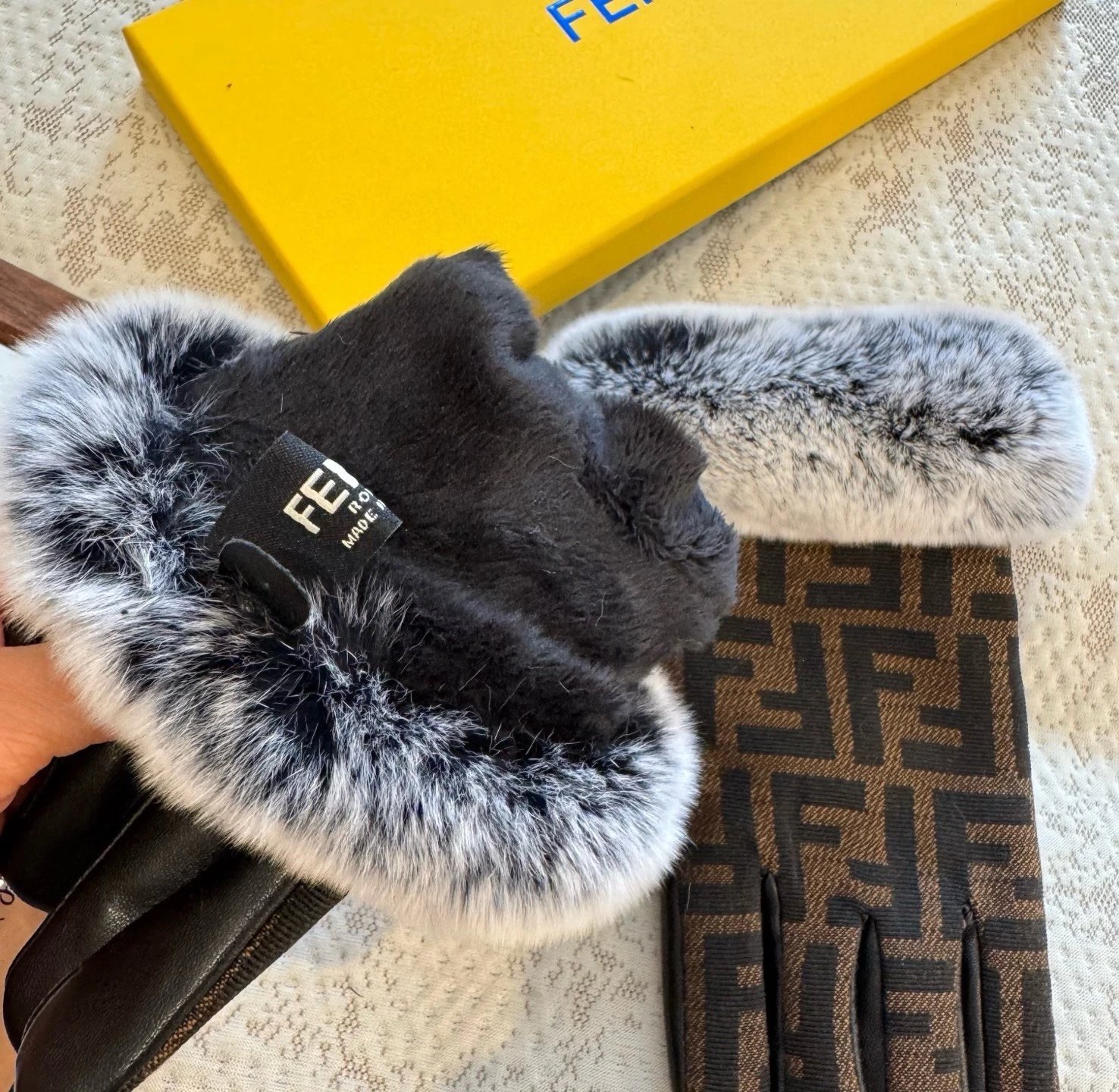 Fendi Lambskin Touchscreen Gloves Ver.E — Photo 6