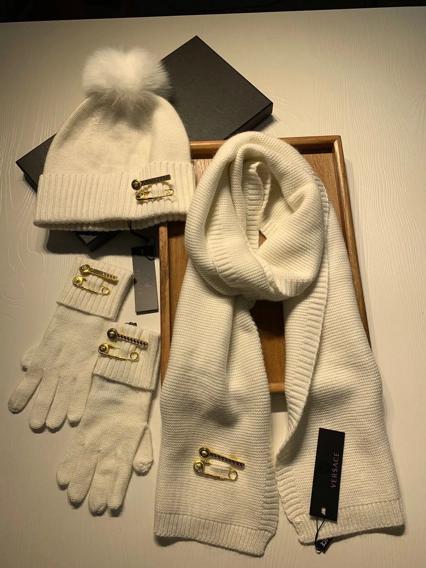 Versace Wool Rabbit Fur Scarf & Hat Set Ver.F — Photo 6
