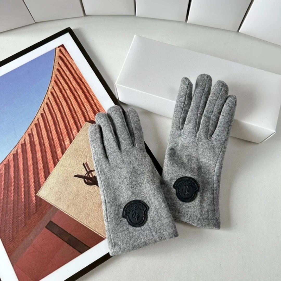 Moncler Gloves Ver.B — Photo 4