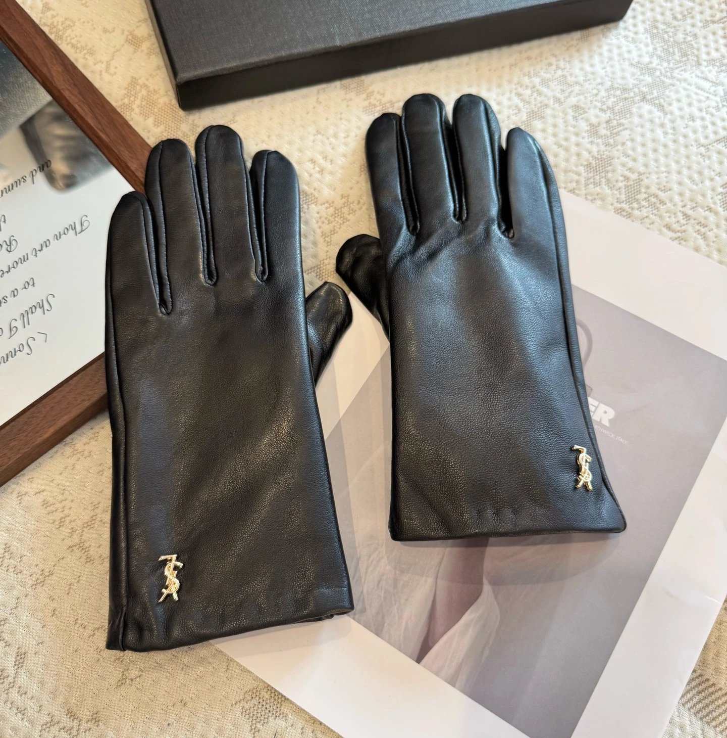 Saint Laurent Lambskin Cashmere Gloves Ver.B — Photo 5