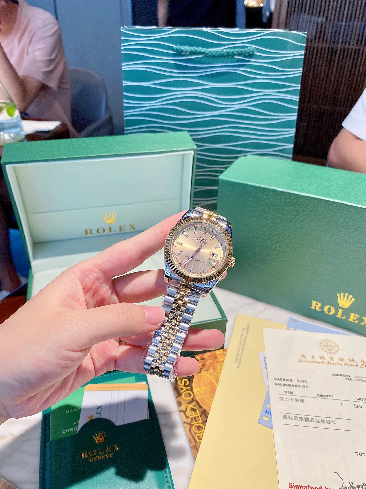Reloj Rolex Datejust con brazalete Jubilee bicolor y esfera color champán