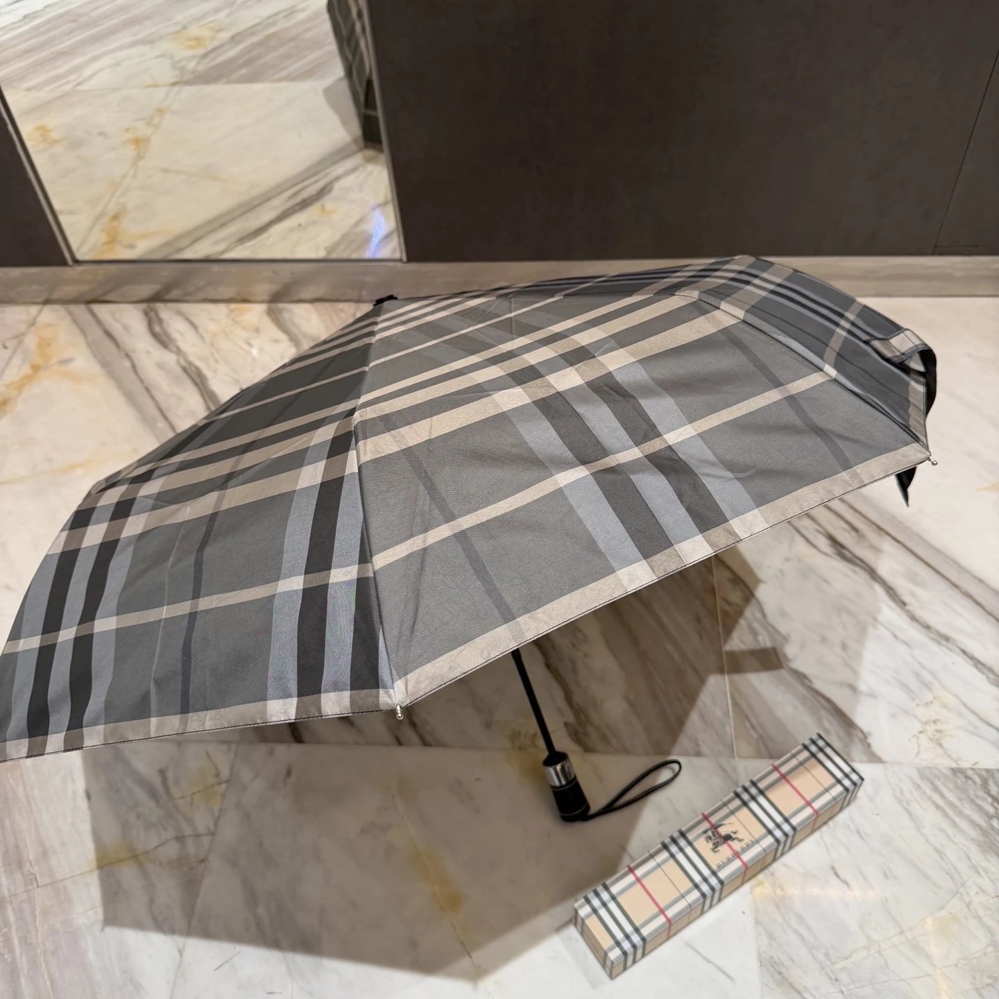 Burberry UV Protection Umbrella Ver.A — Photo 8