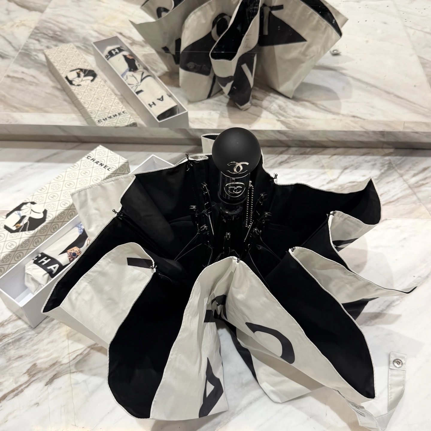 Chanel UV Protection Folding Umbrella Ver.H — Photo 5