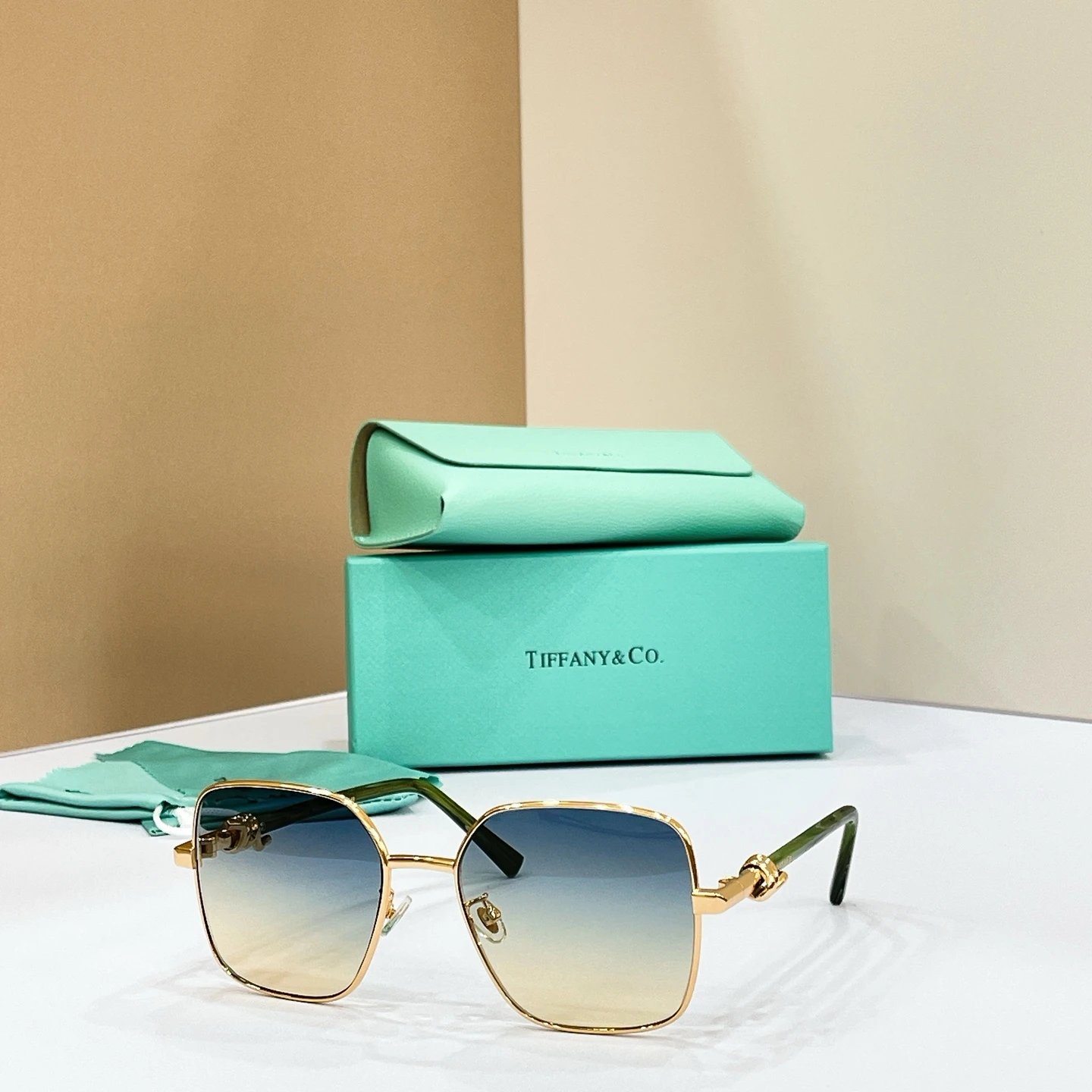 Tiffany TF3122 Sunglasses 57-18-145 Ver.B — photo 2