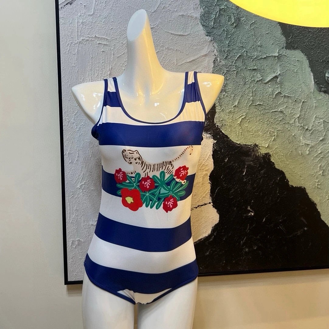 Gucci One-Piece Swimwear — Zdjęcie 8