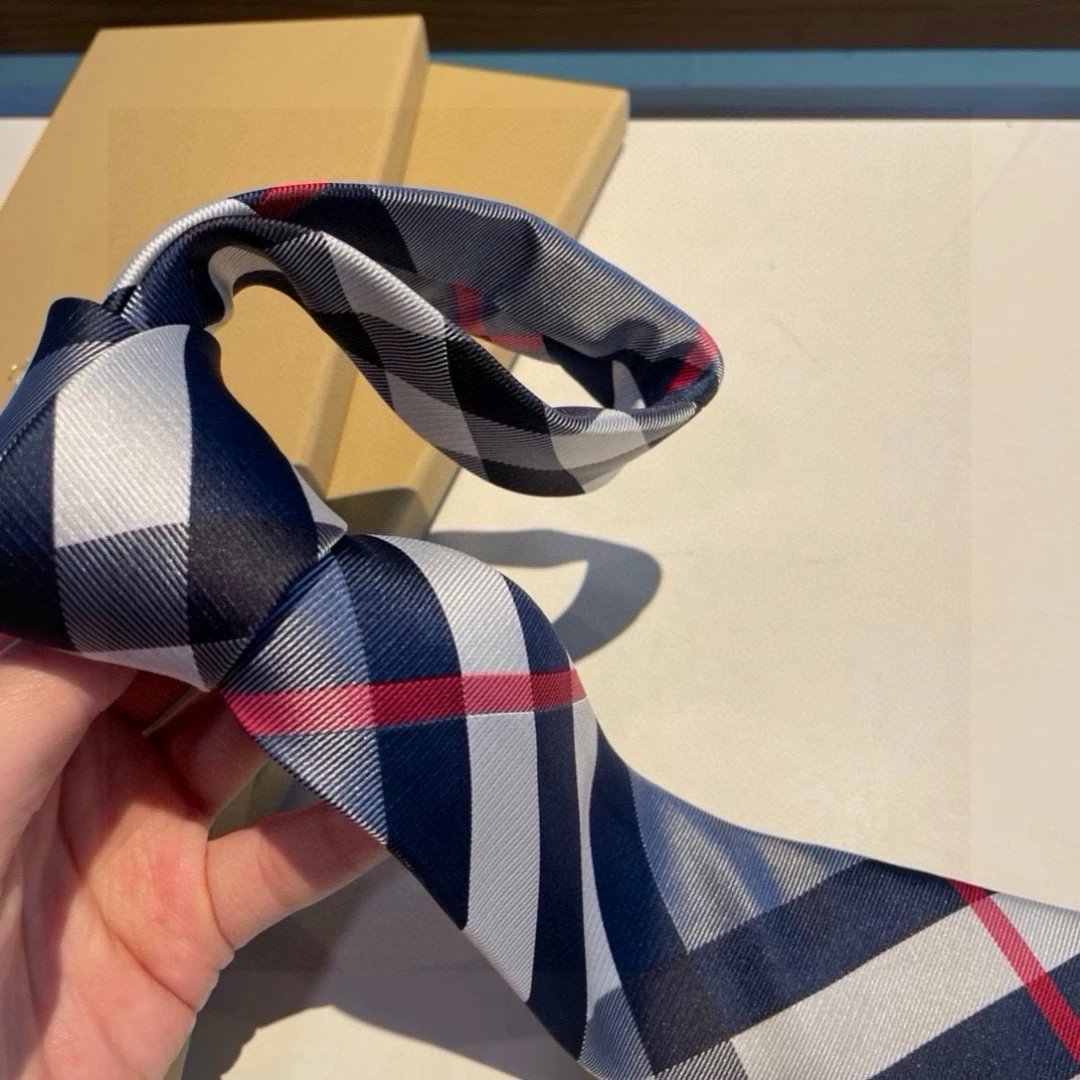 Burberry Silk Tie Ver.H — Photo 7