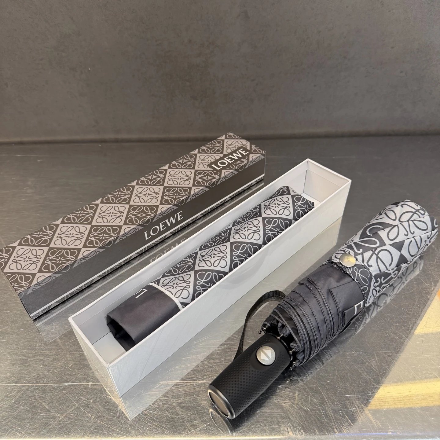 Loewe UV Protection Folding Umbrella Ver.A — Photo 2
