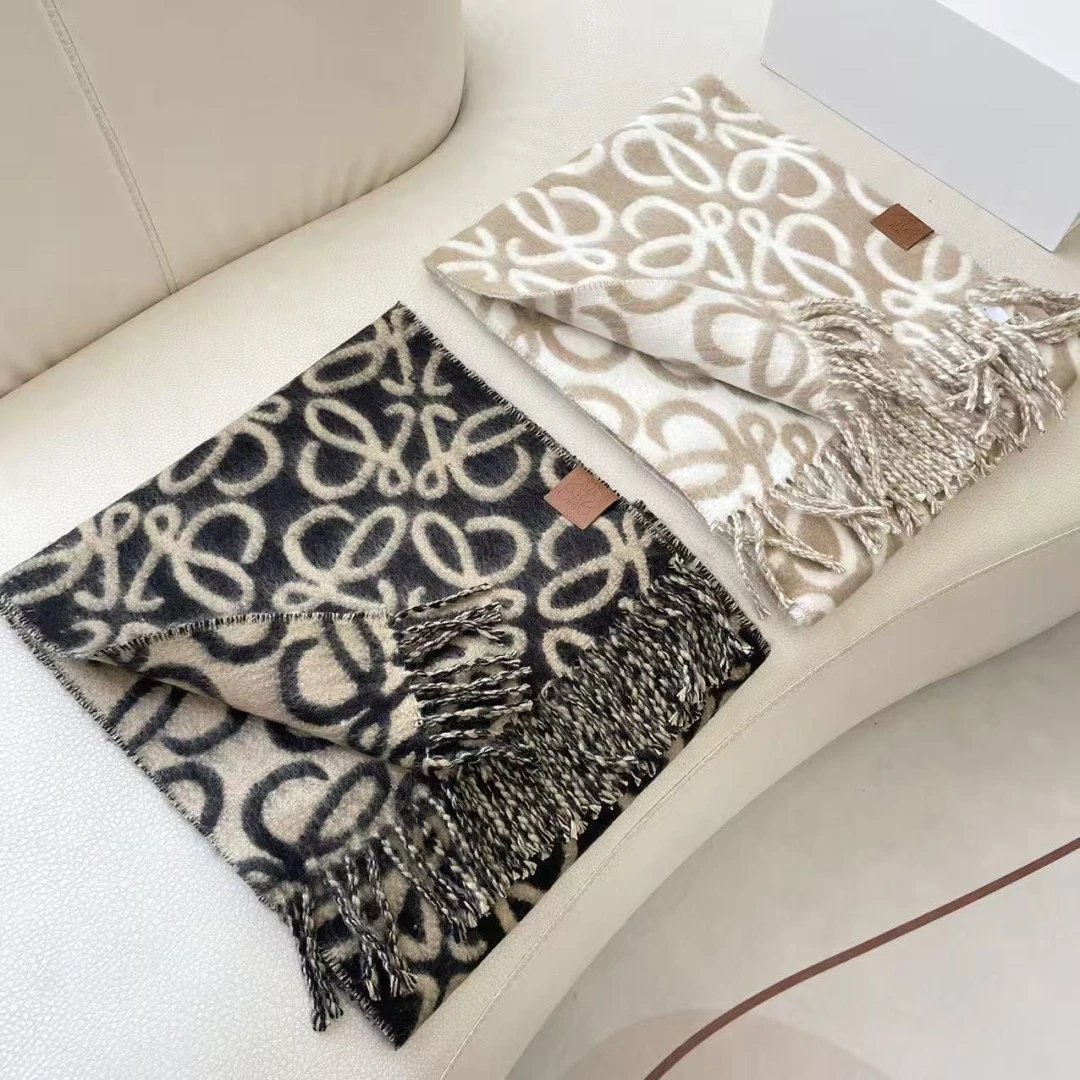 Loewe Cashmere Scarf Ver.B — Photo 2