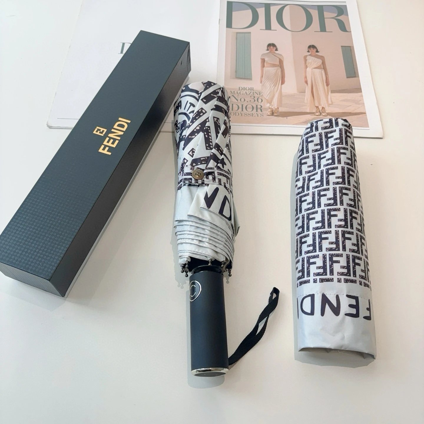 Fendi UV Protection Folding Umbrella Ver.G — Photo 2