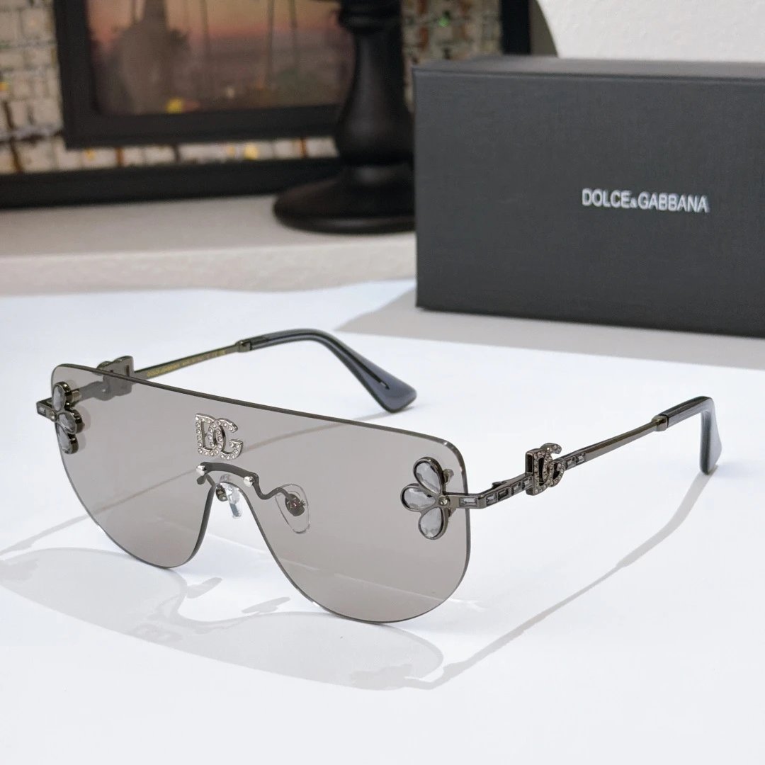 Dolce & Gabbana DG2207 Sunglasses Ver.A — Photo 2