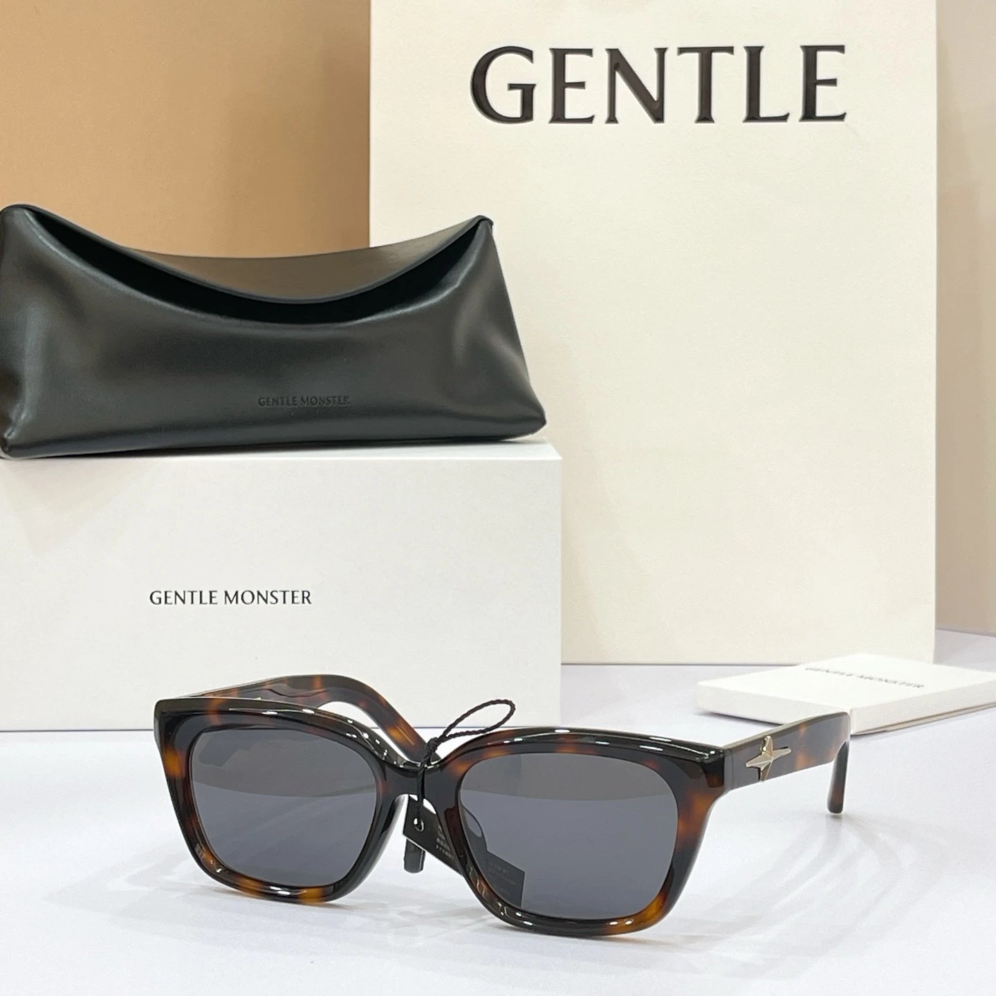 Gentle Monster HESSE Sunglasses 54-21-147 — photo 2