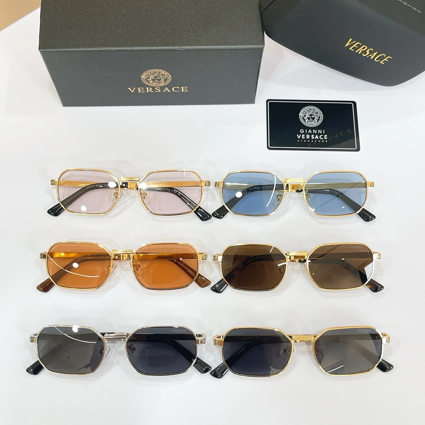 Versace VE2297 Sunglasses 54-16-145 — Photo 9
