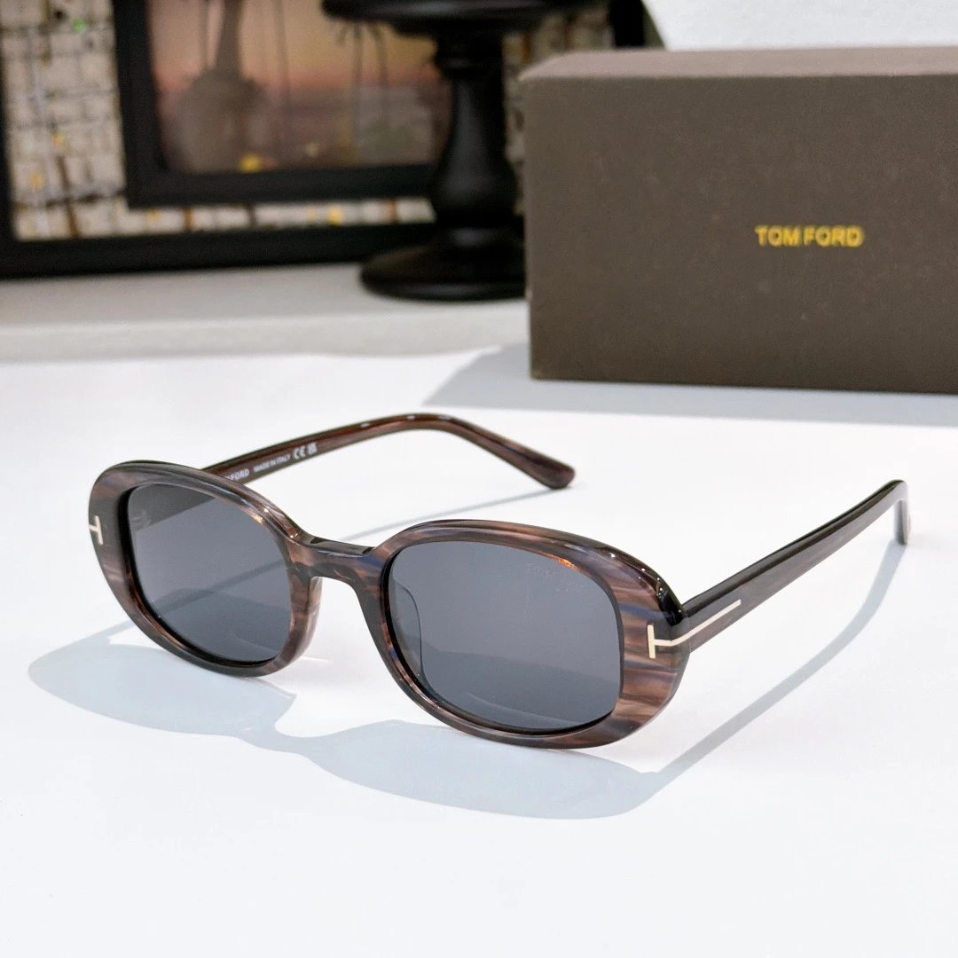 Tom Ford FT1364 Sunglasses 49-21-140 Ver.B — photo 4