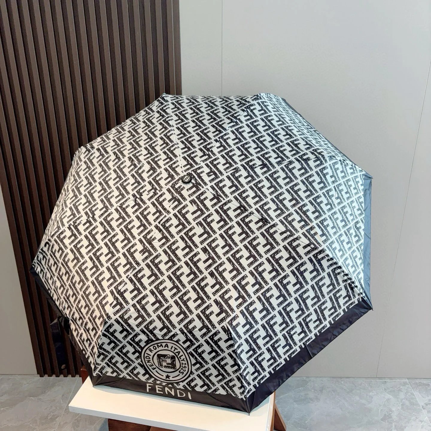 Fendi UV Protection Folding Umbrella Ver.H — Photo 8