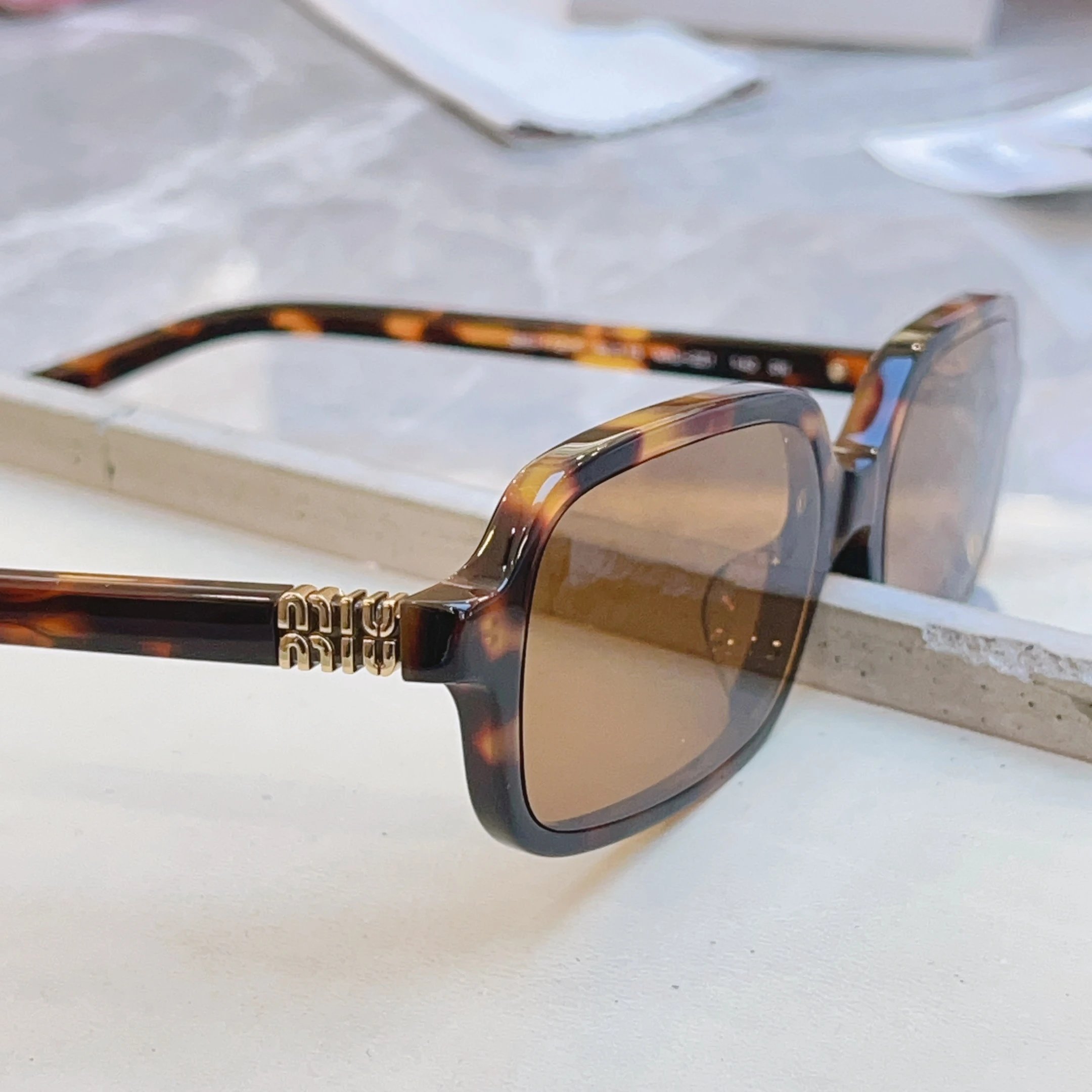 Miu Miu SMU 11Z-F Sunglasses 52-15-140 — photo 6