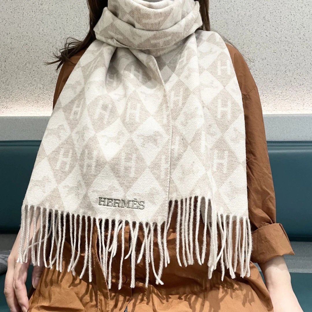 Hermes Cashmere Scarf Ver.J — Photo 3