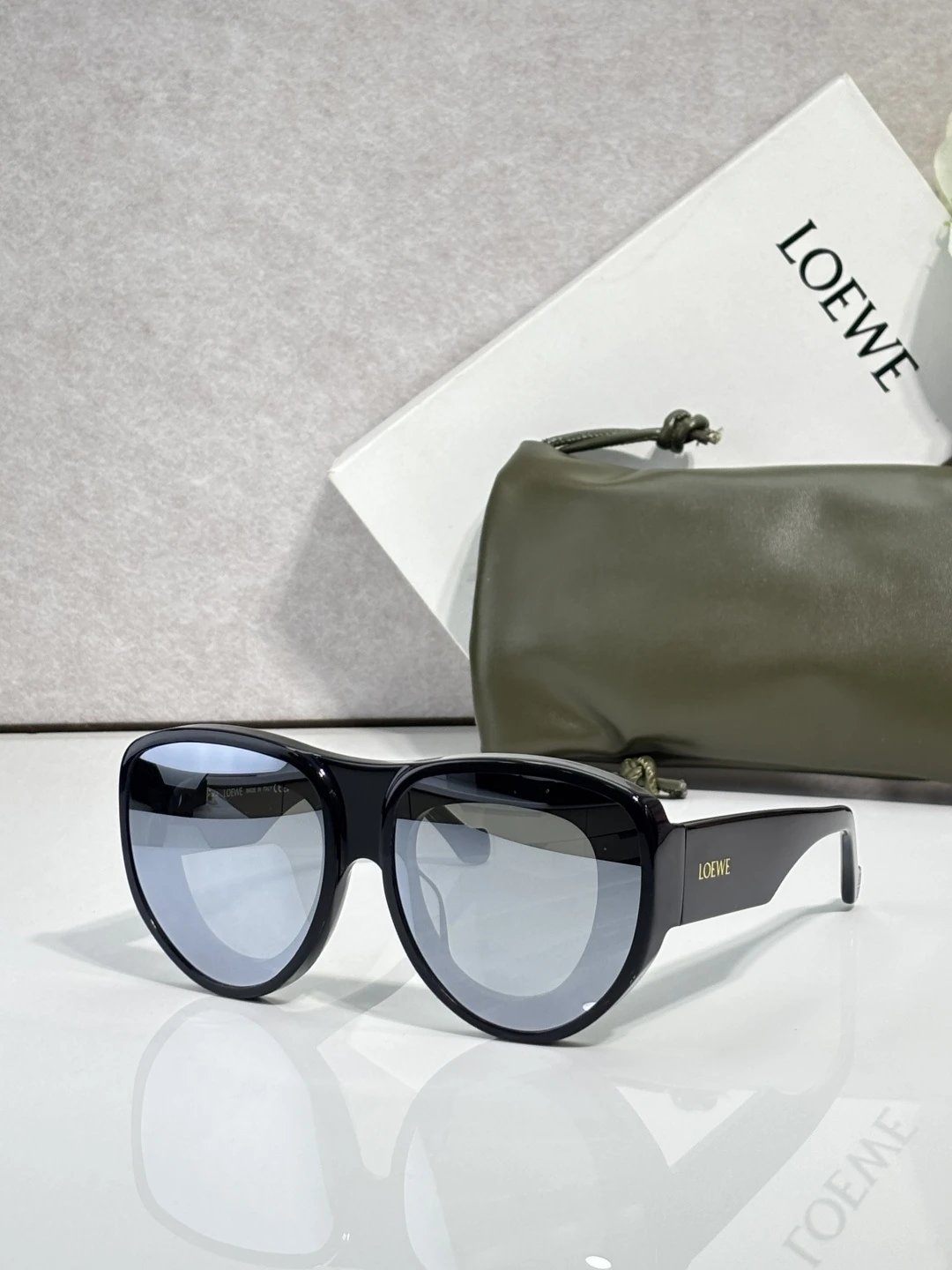 Loewe LW40170U Sunglasses 61-16-140 Ver.B — photo 8