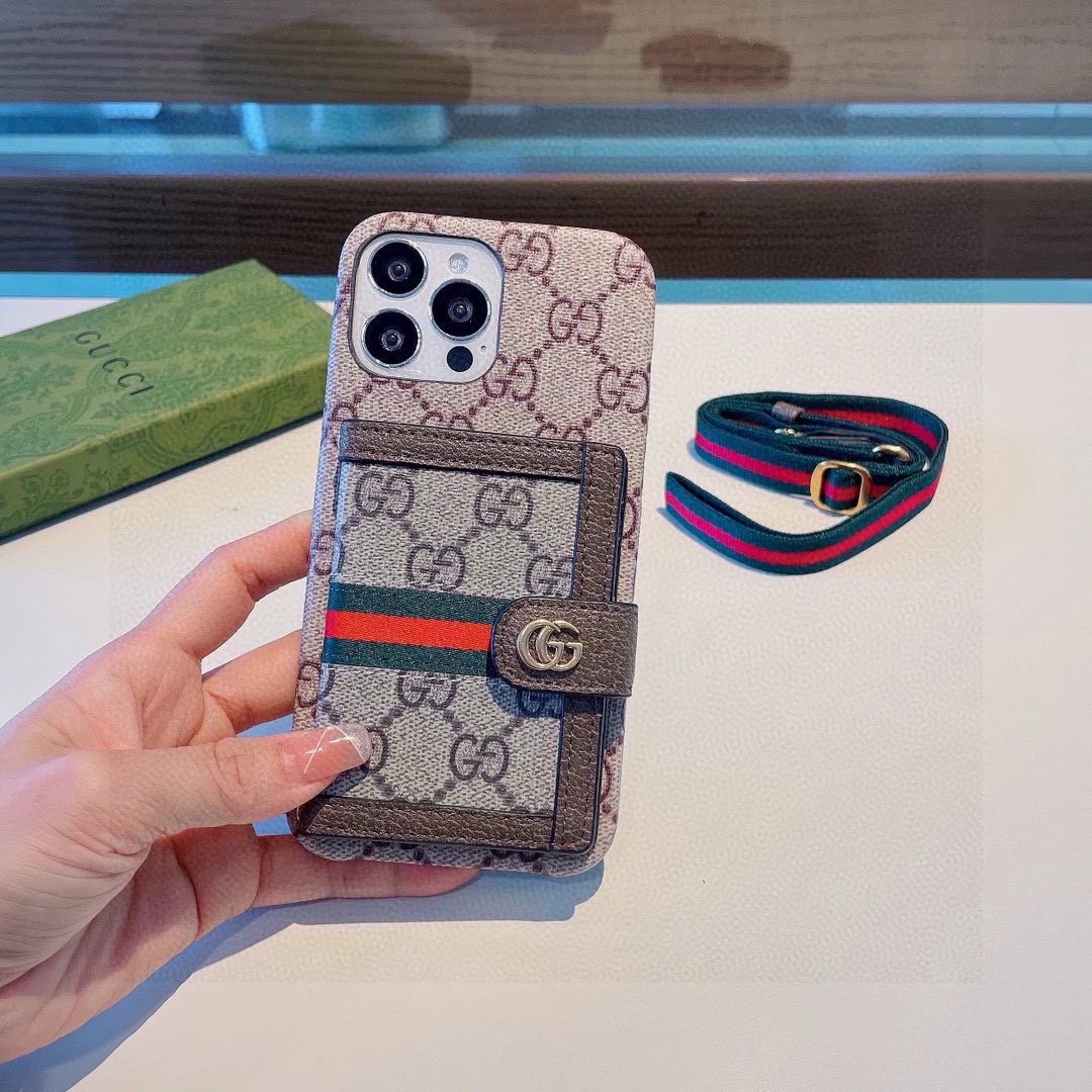 Gucci Crossbody Card Holder — Photo 6