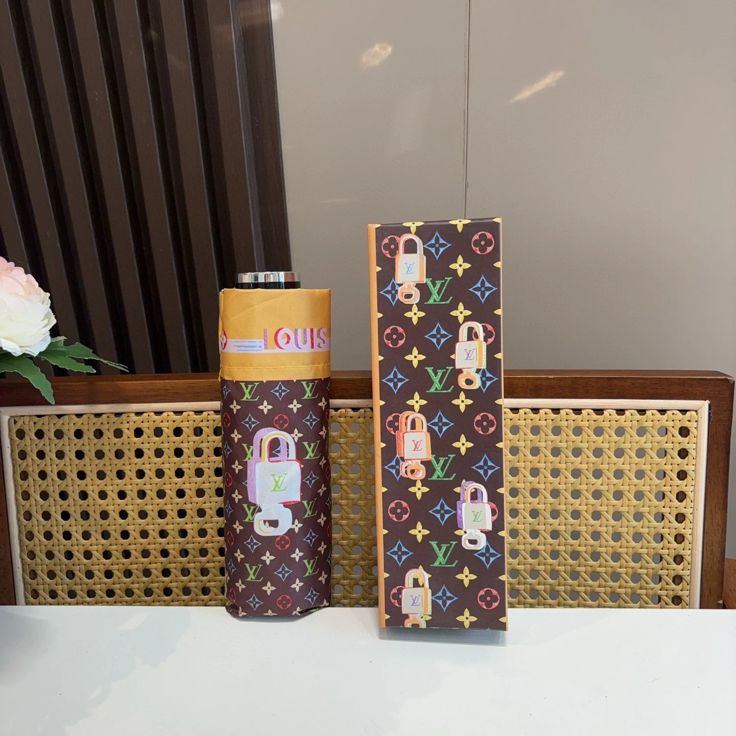 Louis Vuitton UV Protection Folding Umbrella Ver.K — Zdjęcie 2