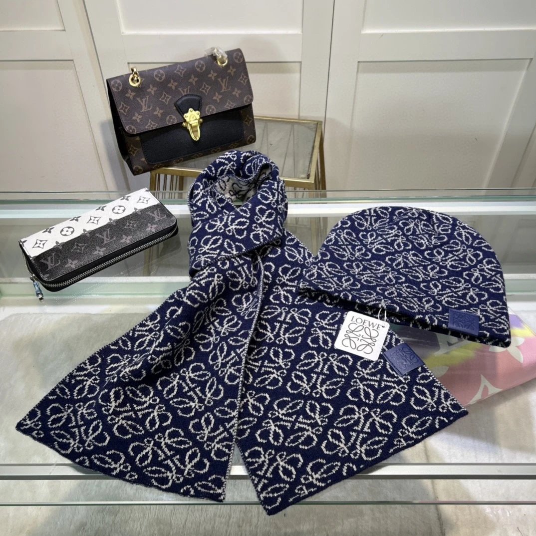 Loewe Scarf & Hat Set Ver.B — Photo 2