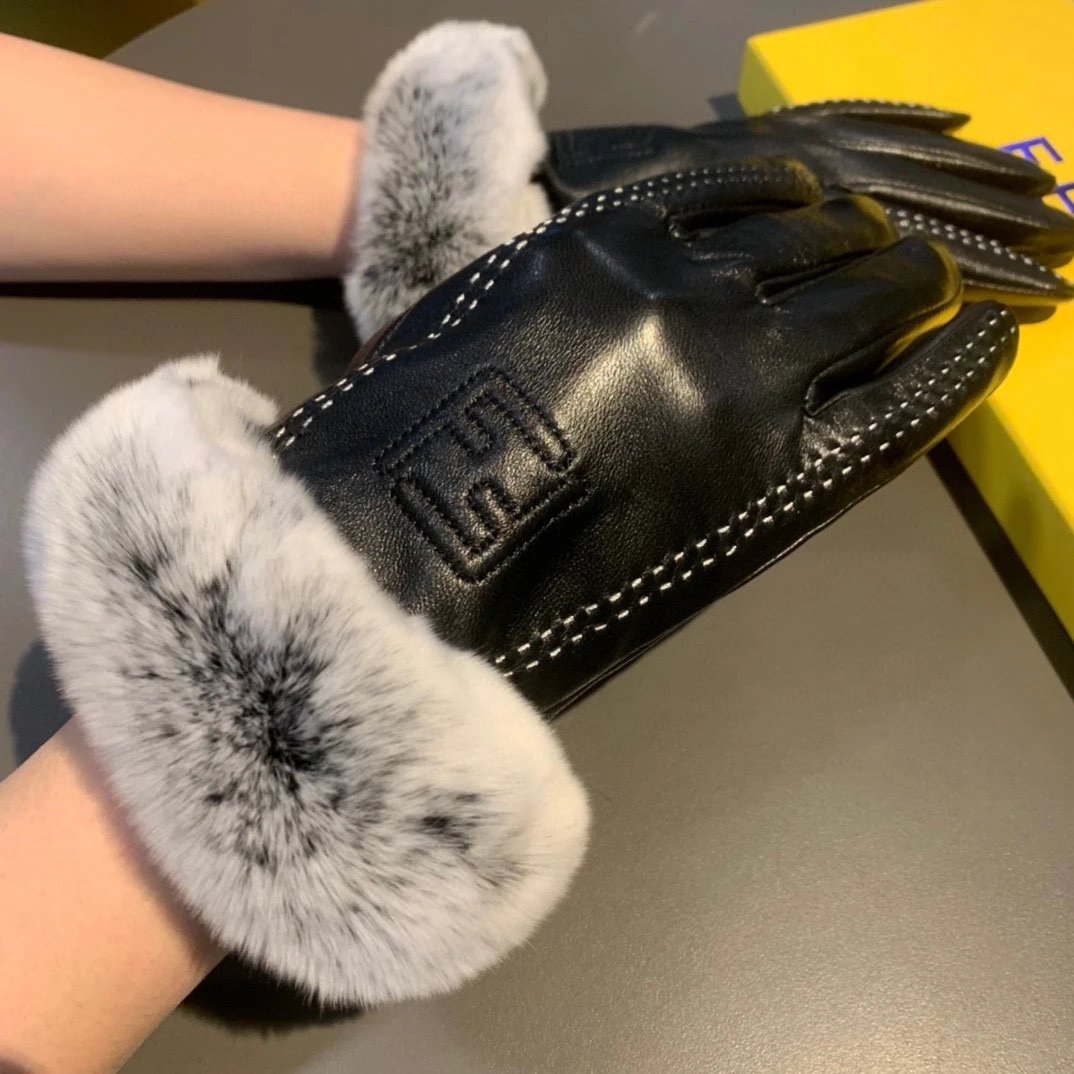 Fendi Lambskin Touchscreen Gloves Ver.B — Photo 2