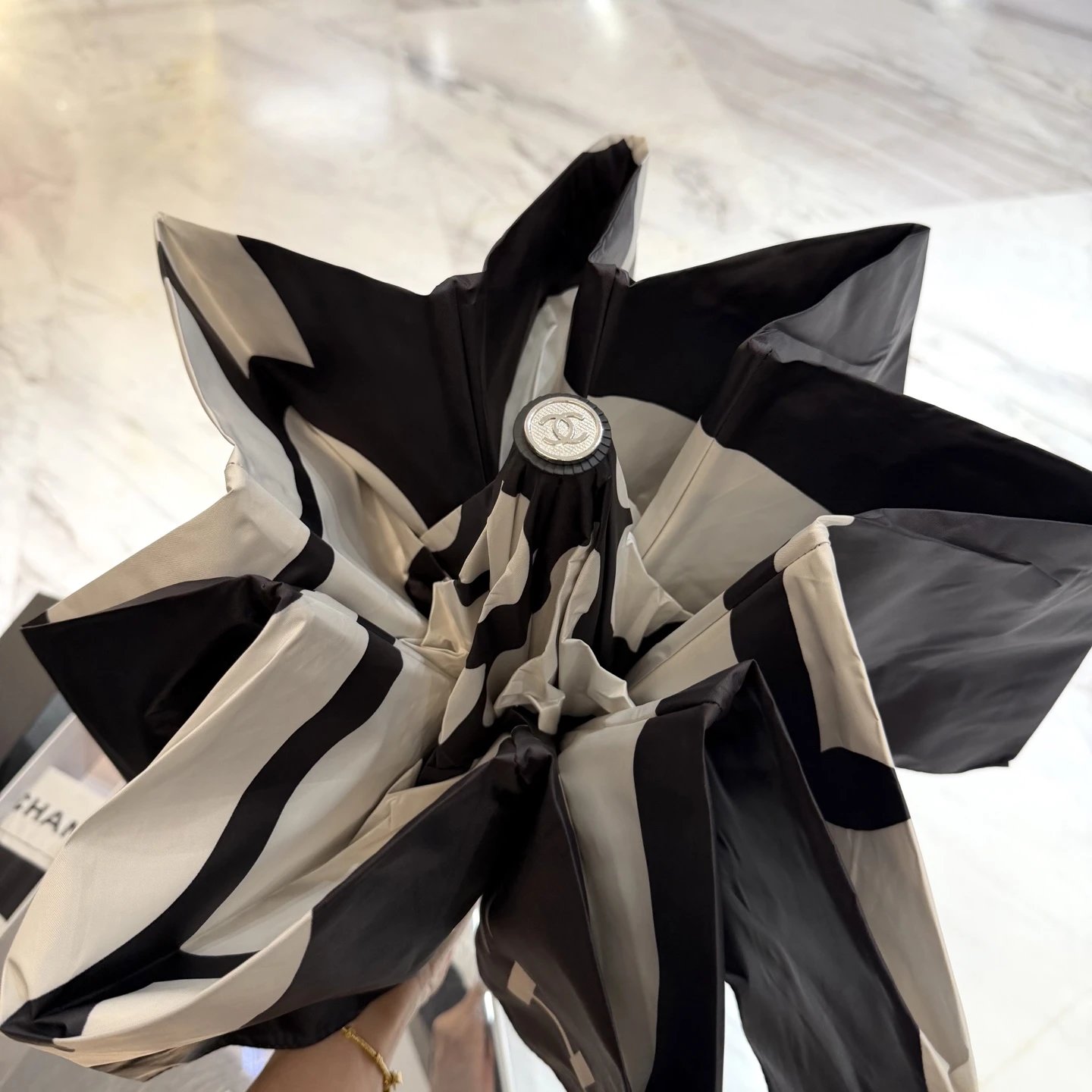 Chanel UV Protection Folding Umbrella Ver.M — Zdjęcie 4