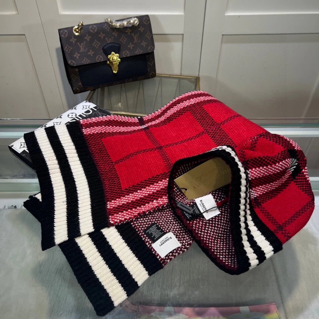 Burberry Scarf & Hat Set Ver.B — Photo 6
