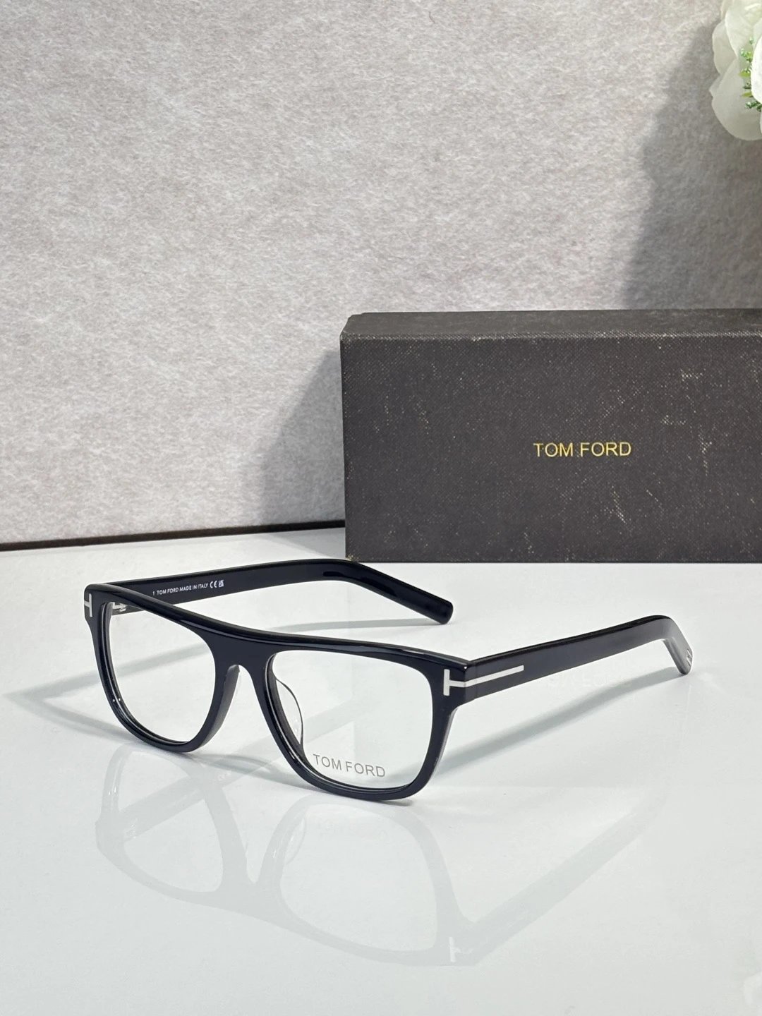 Tom Ford FT5902 Sunglasses 57-18 — photo 3