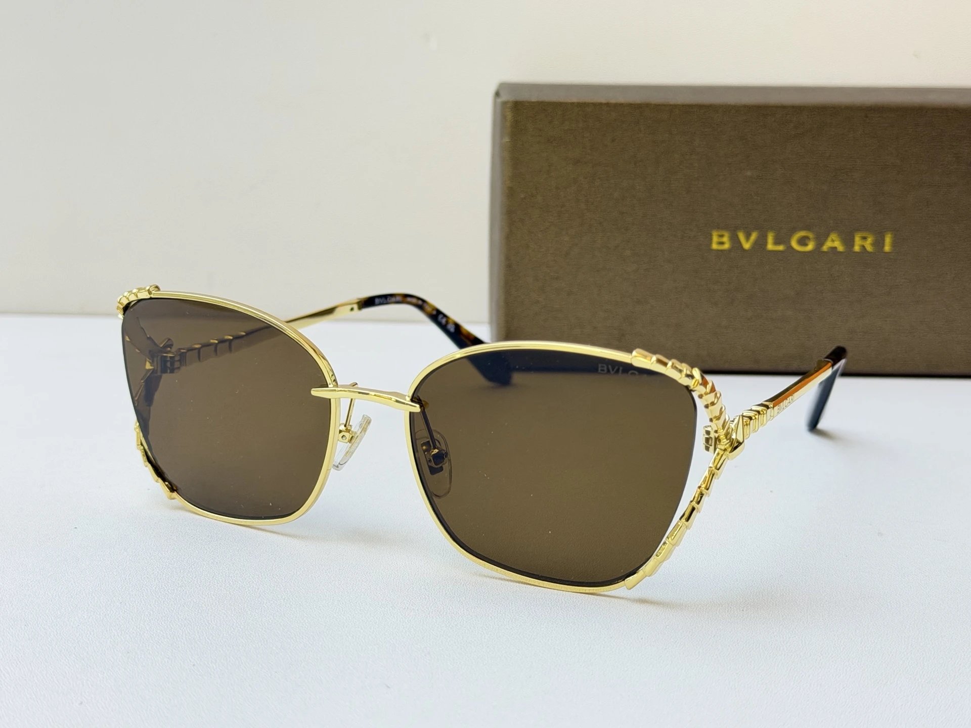 Bvlgari BV40081U Sunglasses 56-17-140 Ver.A — photo 4