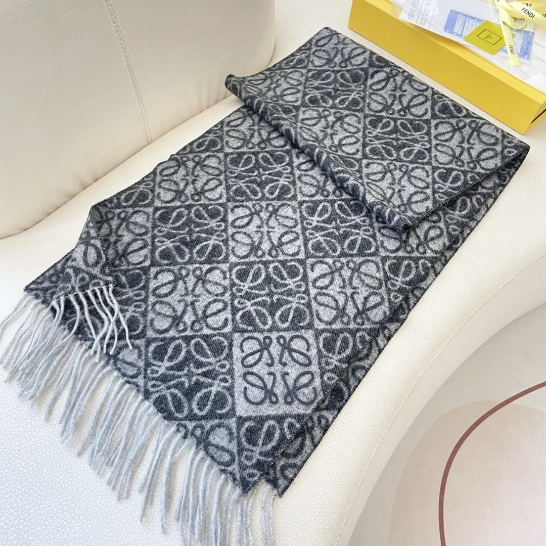 Loewe Cashmere Scarf Ver.E — Photo 8