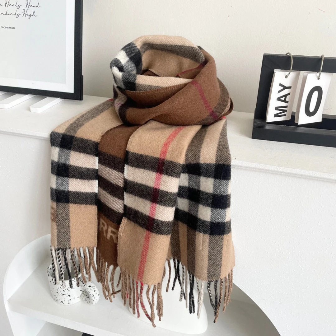 Burberry Cashmere Scarf Ver.B — Photo 7