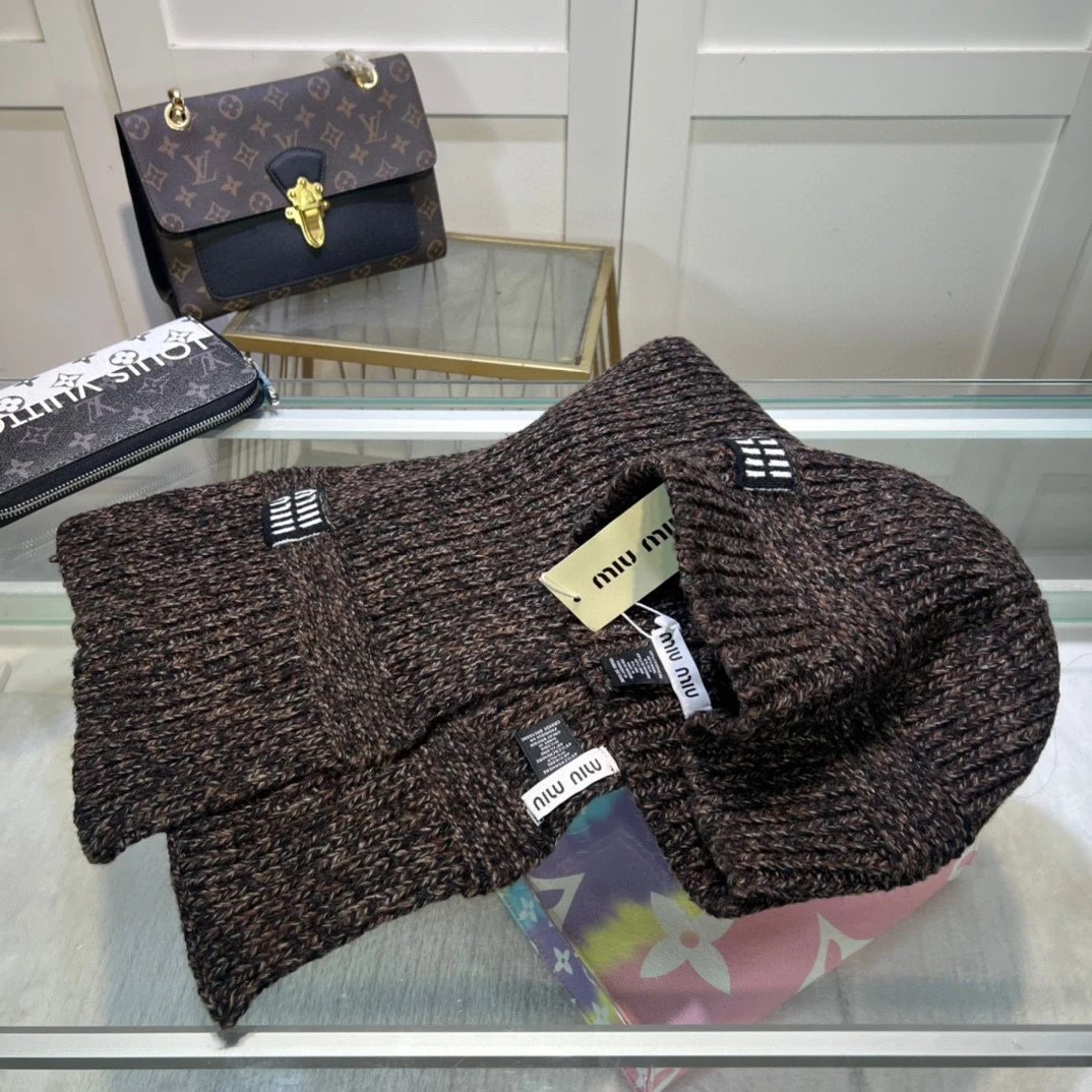 Miu Miu Scarf & Hat Set Ver.A — Photo 6