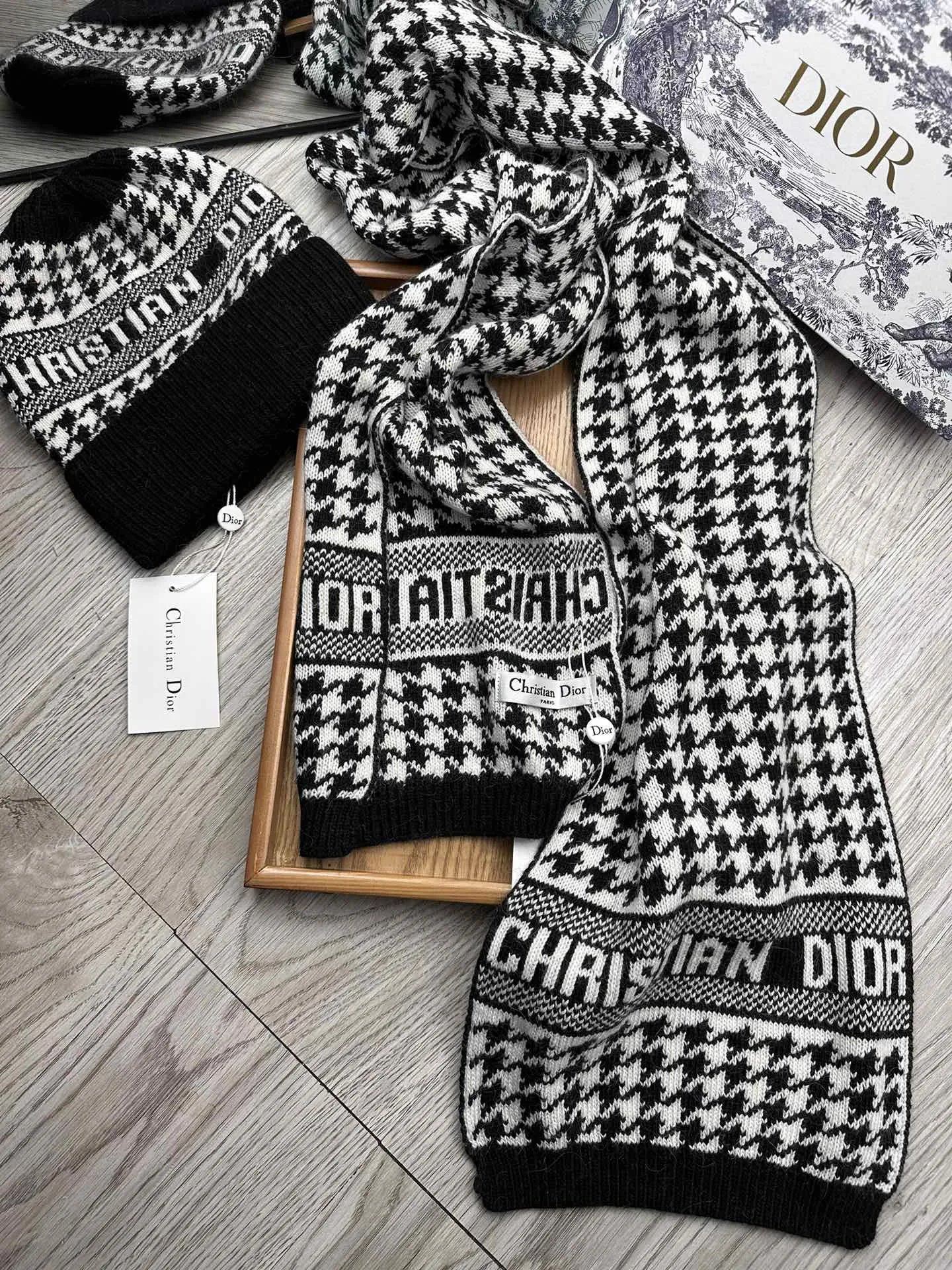 Dior Wool Rabbit Fur Scarf & Hat Set Ver.G — Photo 9