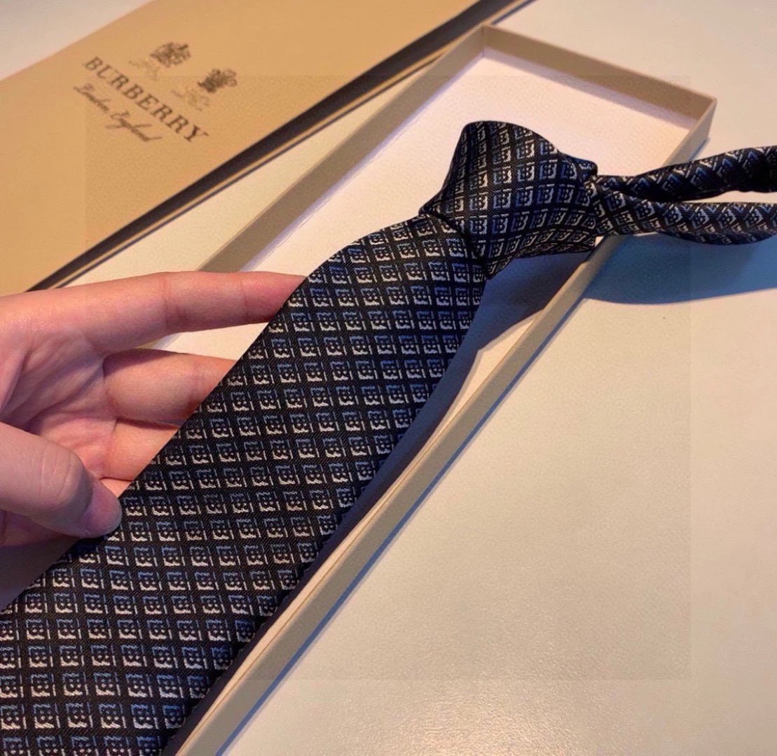 Burberry Silk Tie Ver.A — Photo 8