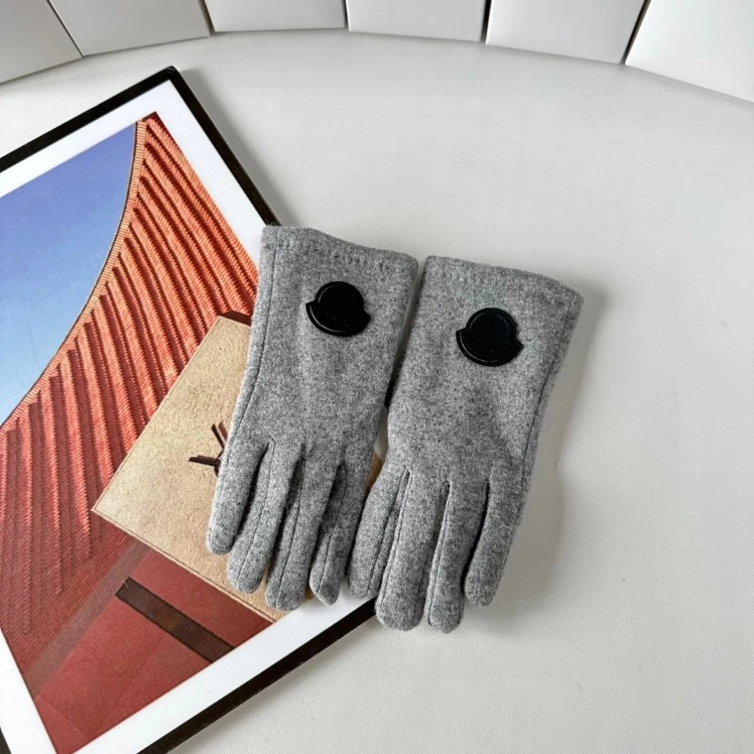 Moncler Gloves Ver.B — Photo 5