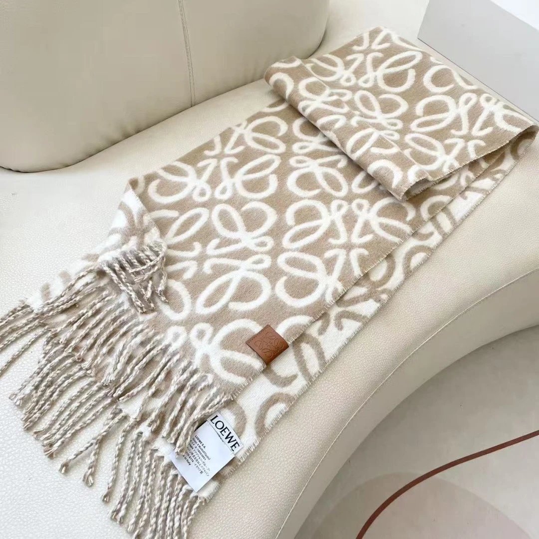 Loewe Cashmere Scarf Ver.B — Photo 6