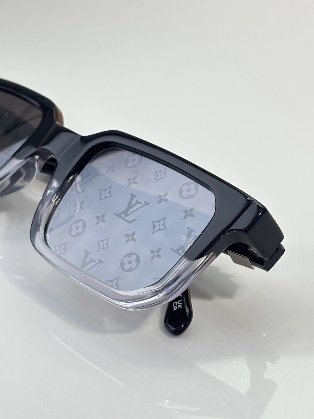 Louis Vuitton Z3262U Sunglasses 51-25-140 Ver.A — QC