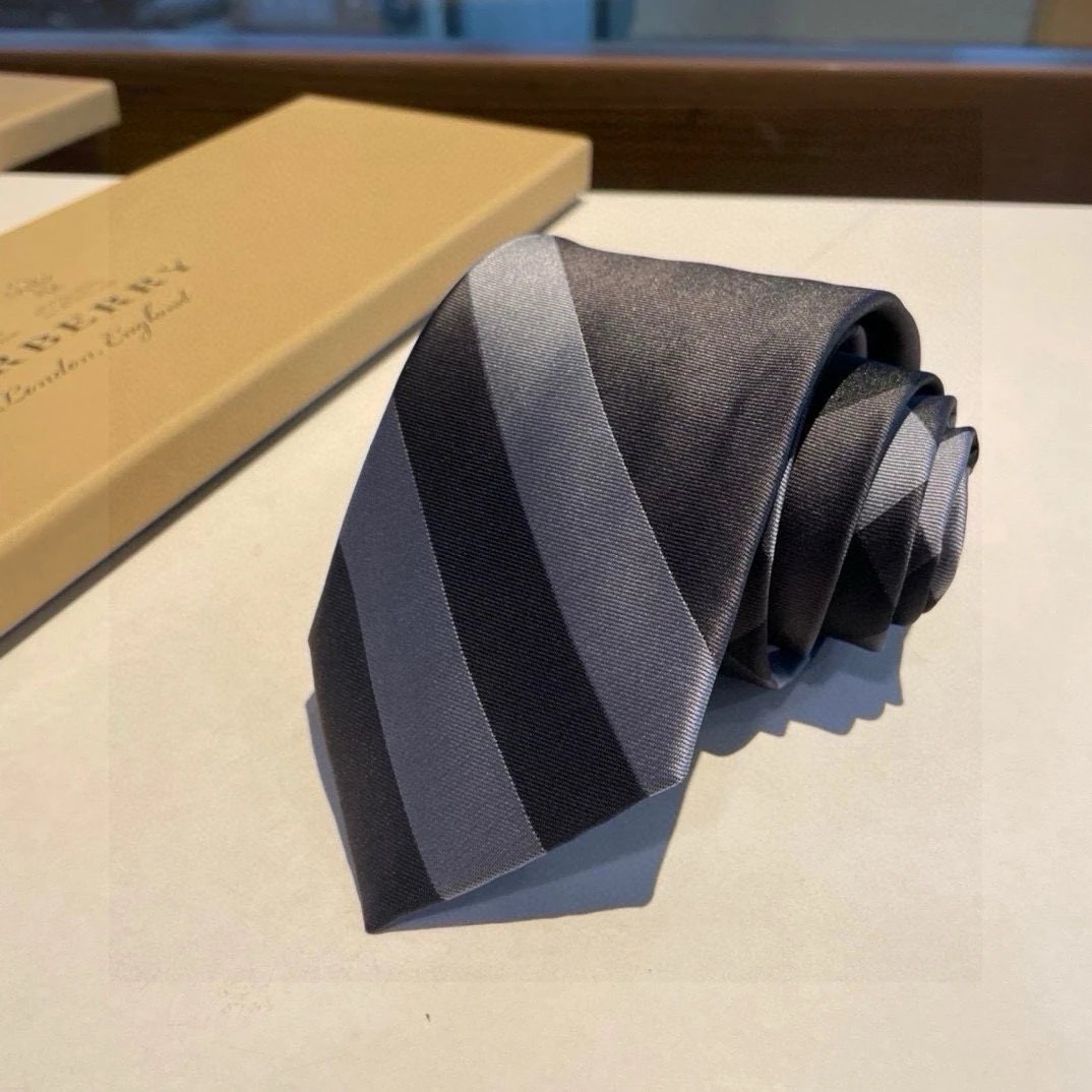 Burberry Silk Tie Ver.D — Photo 8