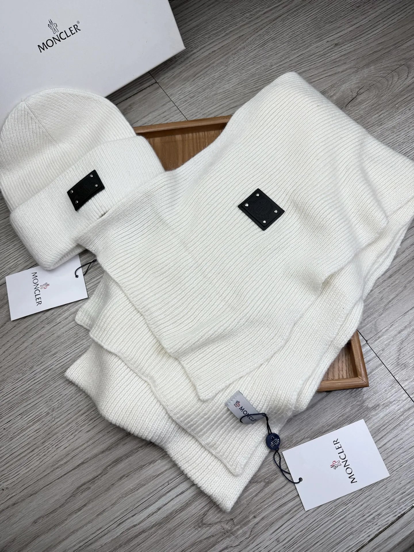 Moncler Wool Rabbit Fur Scarf & Hat Set Ver.B — Photo 4