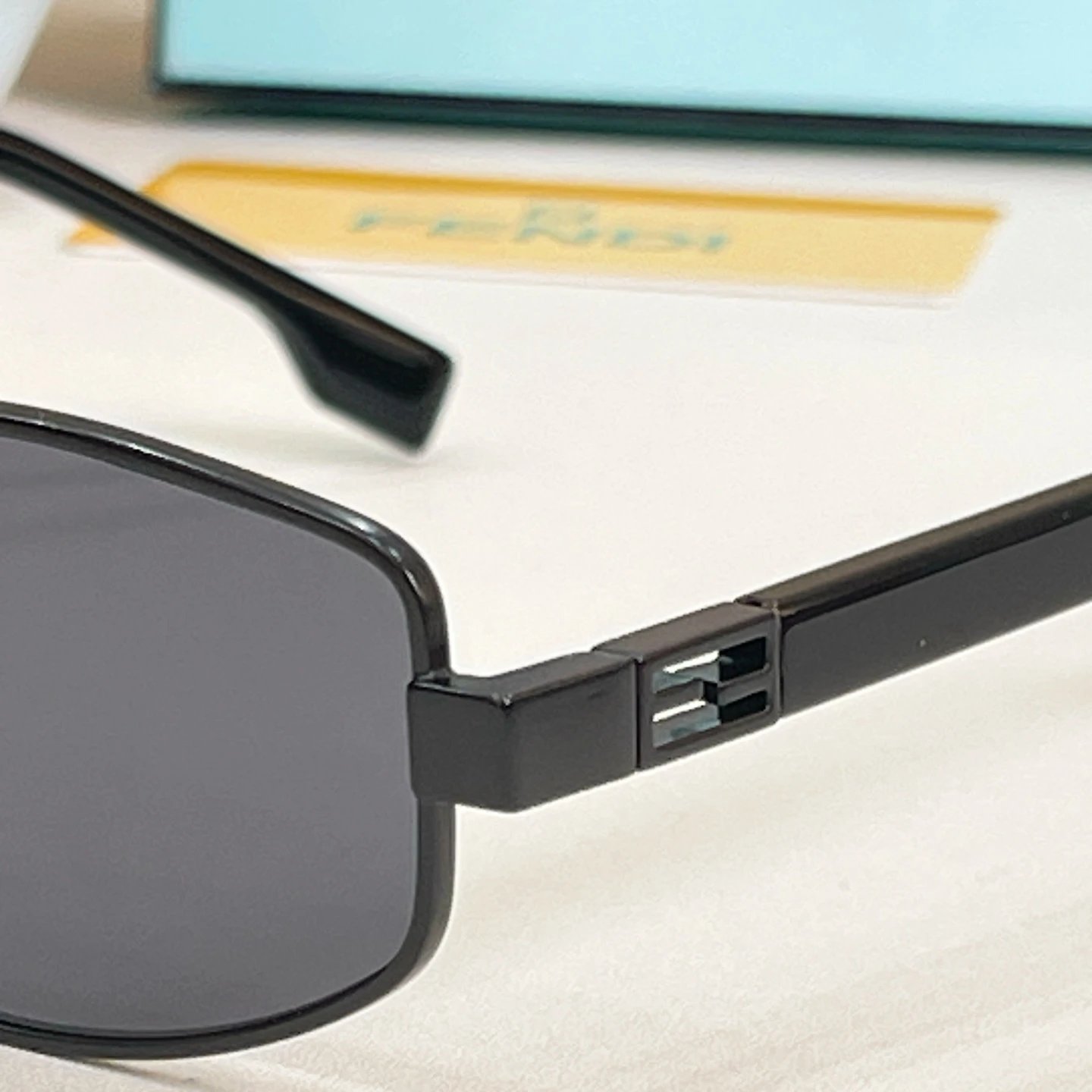 Fendi FE 40216U Sunglasses 56-15-140 — photo 9
