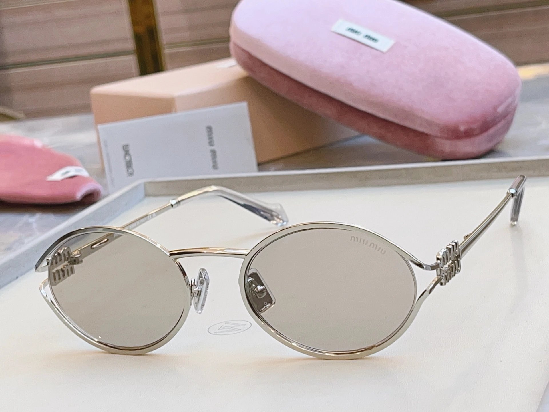 Miu Miu Sunglasses Ver.B — photo 2