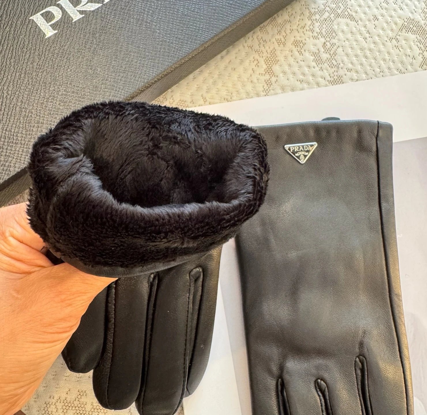 Prada Lambskin Cashmere Gloves Ver.A — QC