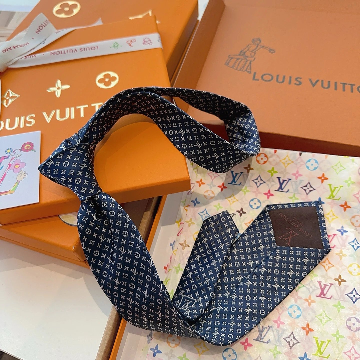 Louis Vuitton Silk Tie Ver.J — Photo 9
