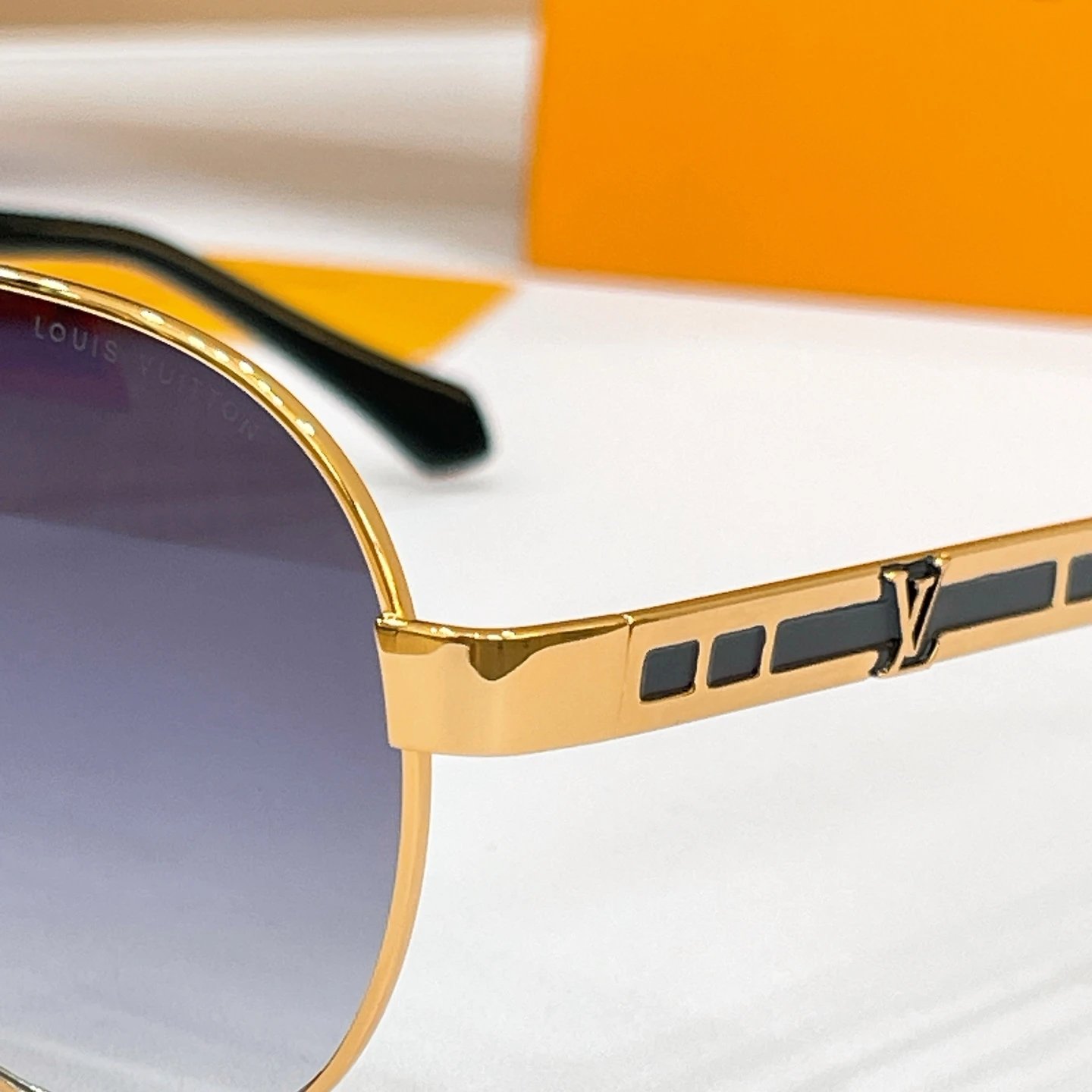 Louis Vuitton Z2106U Sunglasses 60-14-145 — QC