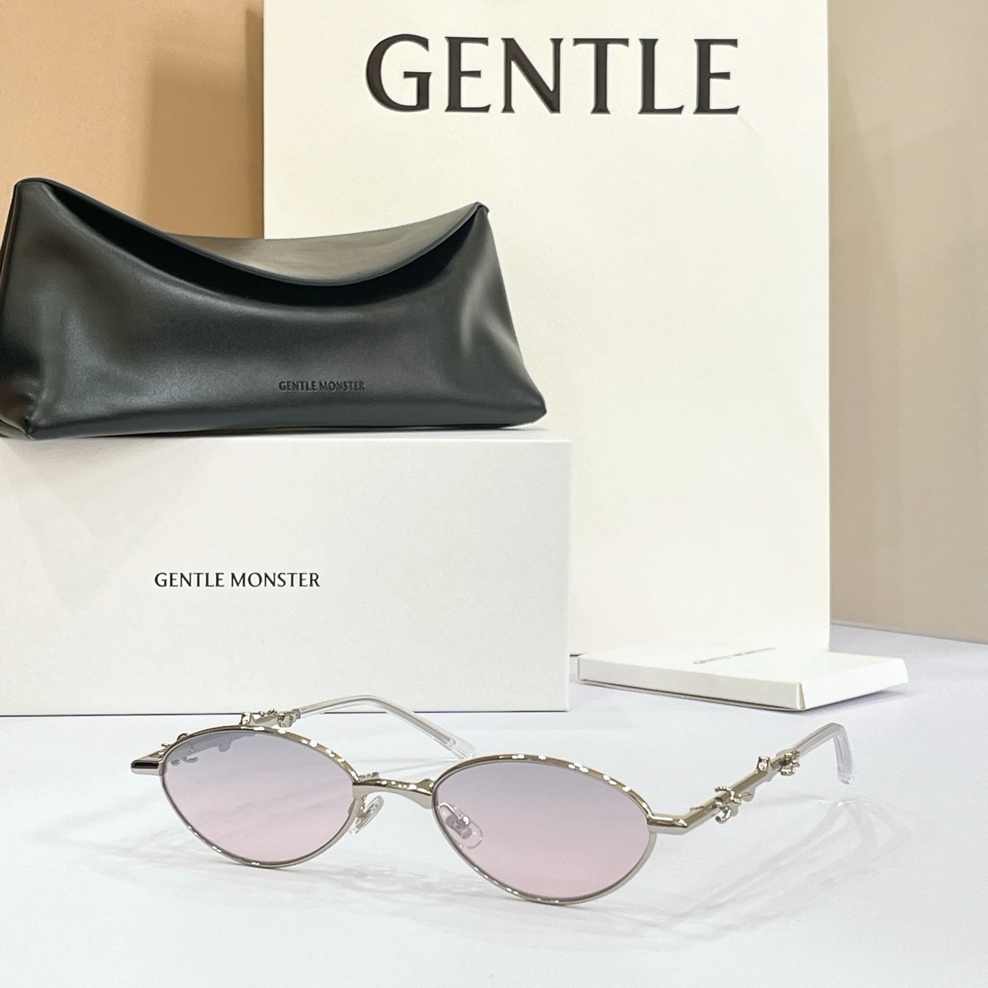 Gentle Monster Aden Sunglasses 51-22-126 — photo 4