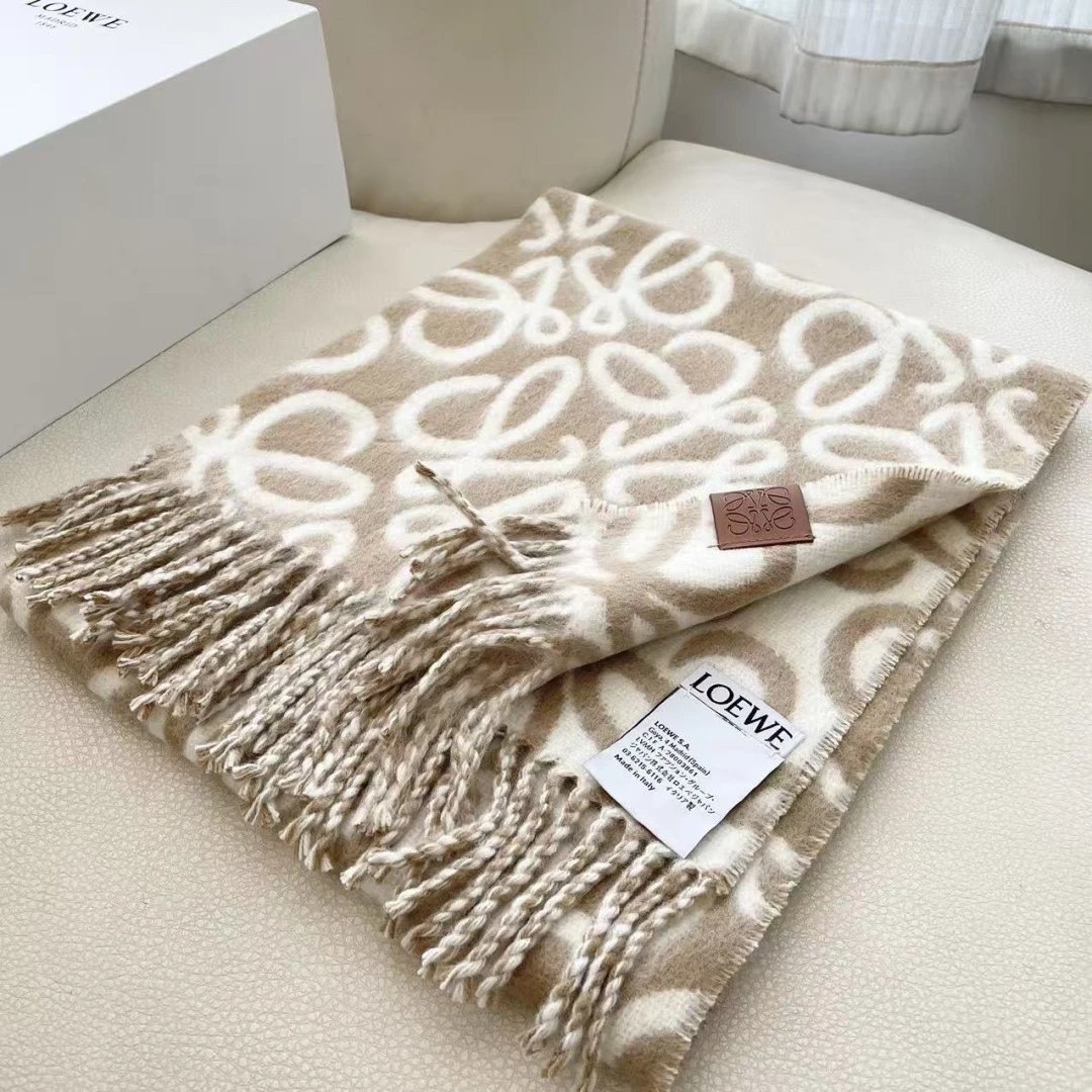 Loewe Cashmere Scarf Ver.B — Photo 4
