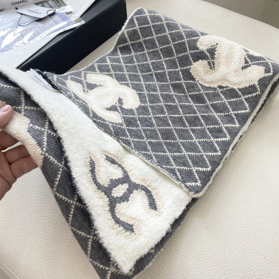 Chanel Cashmere Scarf Ver.F — Photo 5