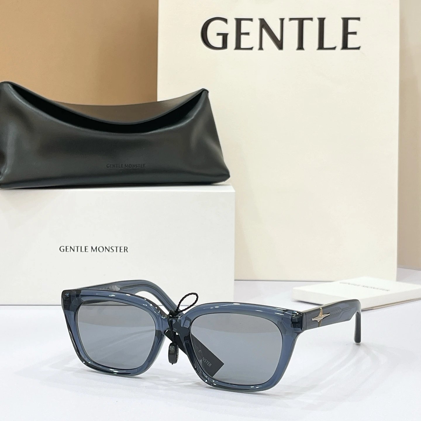 Gentle Monster HESSE Sunglasses 54-21-147 — photo 5